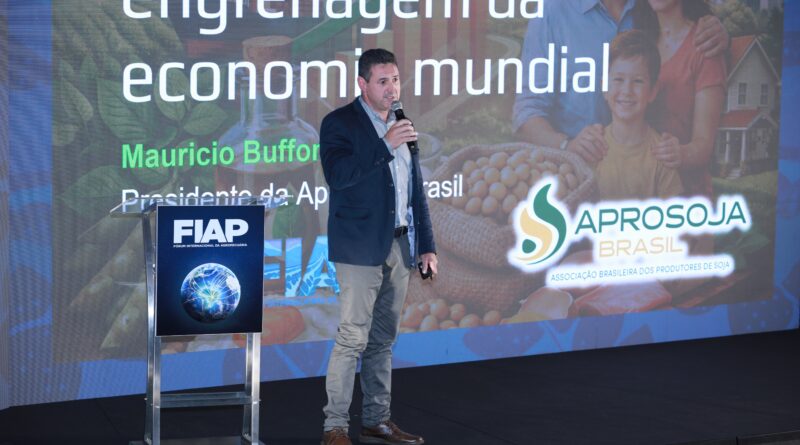 Mauricio Buffon durante sua apresentação no Fiap 2026