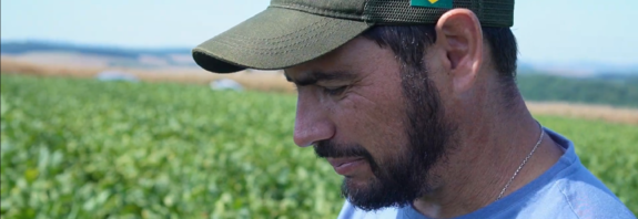 ‘Nasci na lavoura e fui criado nela. Hoje, levo o que aprendi para o campo’, diz sojicultor indicado ao Prêmio Personagem Soja Brasil