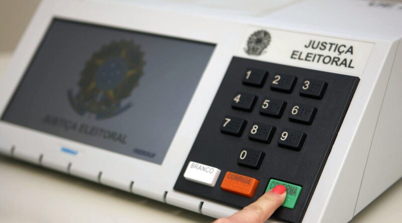 1º turno - eleições 2022 - urna eletrônica - voto - prefeito