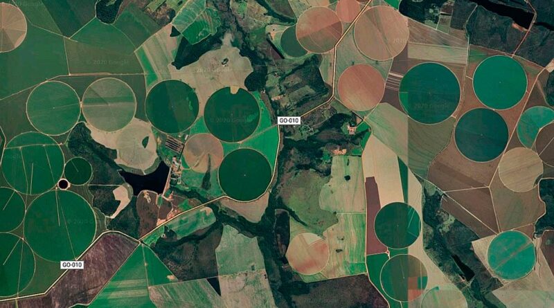 soja visão de satélite do Google Maps sobre área de produção em Goiás